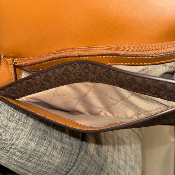 Michael Kors Jet Set Logo Brown and Tan Chain Crossbody NWT - Picture 13 of 17